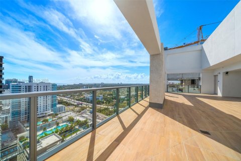 Condominio en venta en Miami, Florida, 37.63 m2 № 1985372 - foto 1