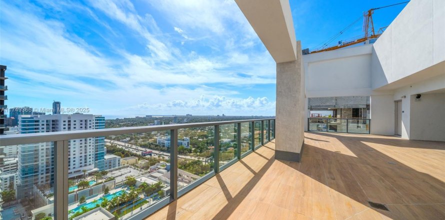 Estudio en el Condominio en Miami, Florida № 1985372