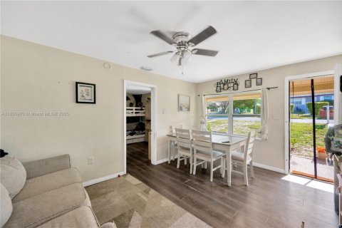 Купить коммерческую недвижимость в Лейк-Уэльс, Флорида № 1934273 - фото 6