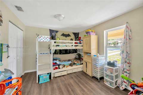 Купить коммерческую недвижимость в Лейк-Уэльс, Флорида № 1934273 - фото 7