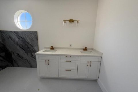 House in Weston, Florida 5 bedrooms, 278.71 sq.m. № 2420848 - photo 10