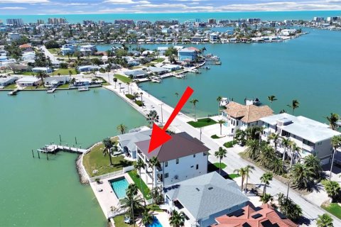House in Madeira Beach, Florida 5 bedrooms, 363.53 sq.m. № 1608659 - photo 23