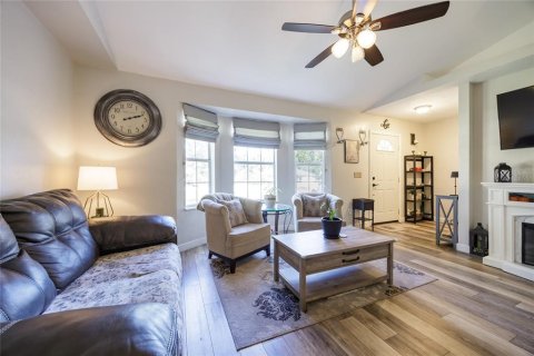 House in Alachua, Florida 4 bedrooms, 140.56 sq.m. № 1898971 - photo 7