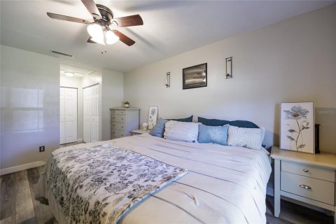House in Alachua, Florida 4 bedrooms, 140.56 sq.m. № 1898971 - photo 25
