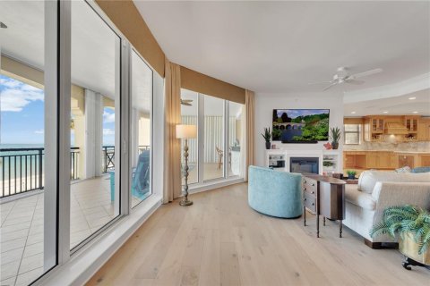 Condo in Redington Beach, Florida, 3 bedrooms  № 1723693 - photo 25