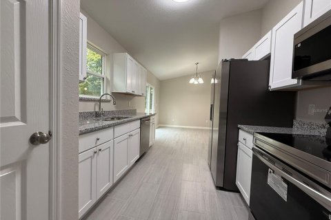House in Ocala, Florida 3 bedrooms, 114.46 sq.m. № 2400309 - photo 4
