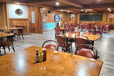 Commercial property in Okeechobee, Florida 629.6 sq.m. № 1625434 - photo 6