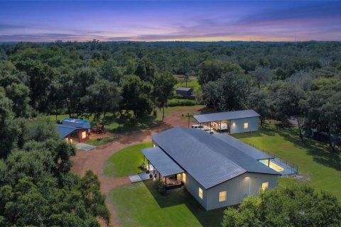 Villa ou maison à Inverness, Floride 5 chambres, 312.15 m2 № 2403343