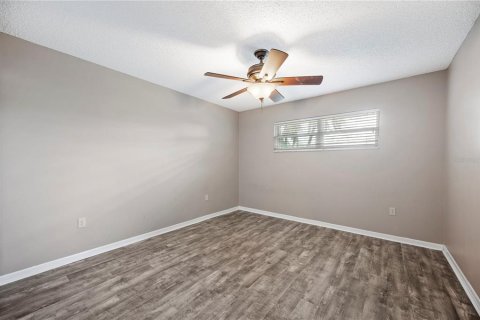 Condo in Mulberry, Florida, 2 bedrooms  № 1885667 - photo 18