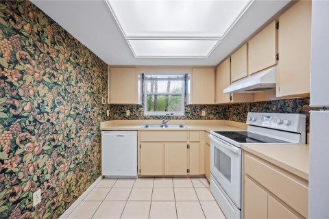 Condo in Mulberry, Florida, 2 bedrooms  № 1885667 - photo 12
