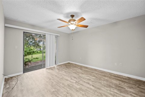 Condo in Mulberry, Florida, 2 bedrooms  № 1885667 - photo 14