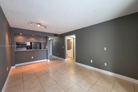 Condo in Miami, Florida, 1 bedroom  № 2021034 - photo 20