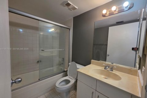 Condo in Miami, Florida, 1 bedroom  № 2021034 - photo 16