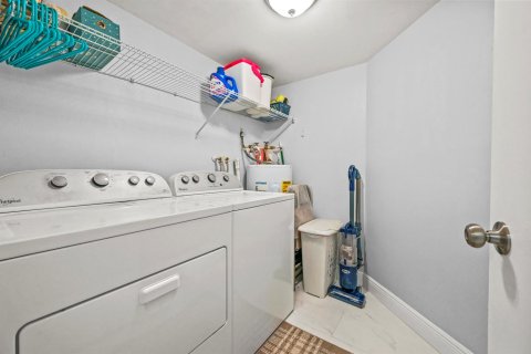 Condo in Delray Beach, Florida, 2 bedrooms № 2247899 - photo 19