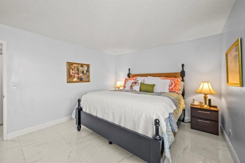 Condo in Delray Beach, Florida, 2 bedrooms № 2247899 - photo 12
