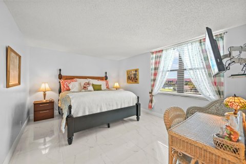 Condo in Delray Beach, Florida, 2 bedrooms № 2247899 - photo 11