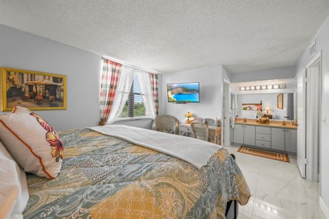 Condo in Delray Beach, Florida, 2 bedrooms № 2247899 - photo 13