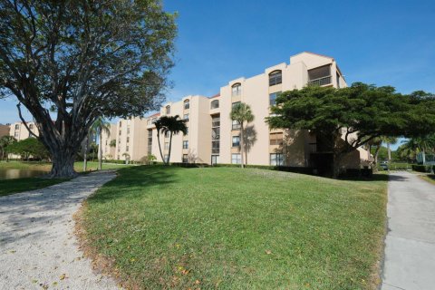Condo in Delray Beach, Florida, 2 bedrooms № 2247899 - photo 29