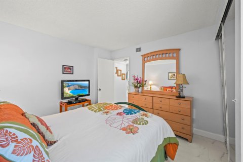 Condo in Delray Beach, Florida, 2 bedrooms № 2247899 - photo 17