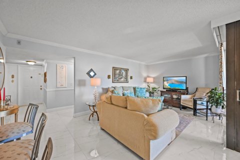 Condo in Delray Beach, Florida, 2 bedrooms № 2247899 - photo 9