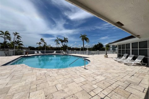 Condo in Cutler Bay, Florida, 2 bedrooms  № 1500867 - photo 18