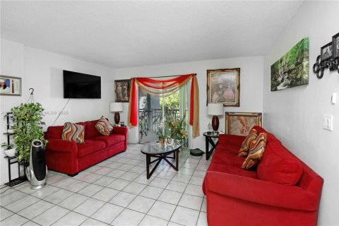 Condo in Cutler Bay, Florida, 2 bedrooms  № 1500867 - photo 3
