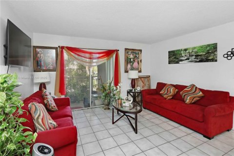 Condo in Cutler Bay, Florida, 2 bedrooms  № 1500867 - photo 11