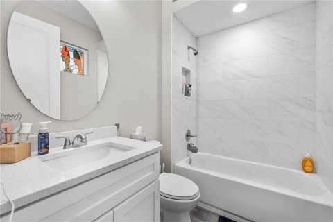 Touwnhouse à vendre à Tampa, Floride: 4 chambres, 268.77 m2 № 2347824 - photo 20