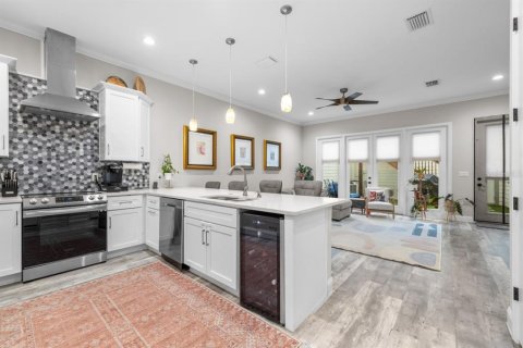 Touwnhouse à vendre à Tampa, Floride: 4 chambres, 268.77 m2 № 2347824 - photo 15