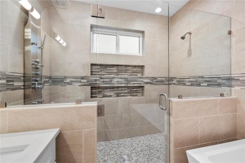 Touwnhouse à vendre à Tampa, Floride: 4 chambres, 268.77 m2 № 2347824 - photo 24