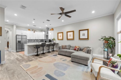 Touwnhouse à vendre à Tampa, Floride: 4 chambres, 268.77 m2 № 2347824 - photo 8