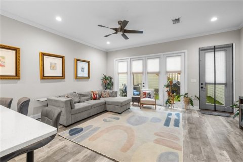 Touwnhouse à vendre à Tampa, Floride: 4 chambres, 268.77 m2 № 2347824 - photo 7