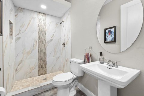 Touwnhouse à vendre à Tampa, Floride: 4 chambres, 268.77 m2 № 2347824 - photo 18
