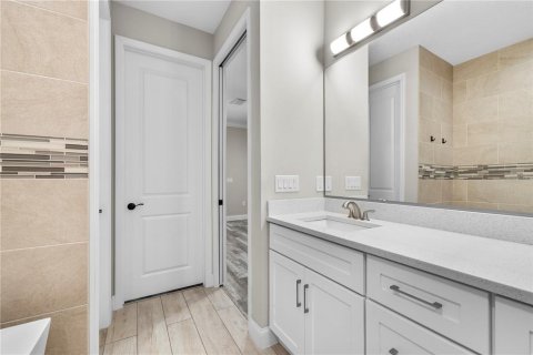 Touwnhouse à vendre à Tampa, Floride: 4 chambres, 268.77 m2 № 2347824 - photo 26