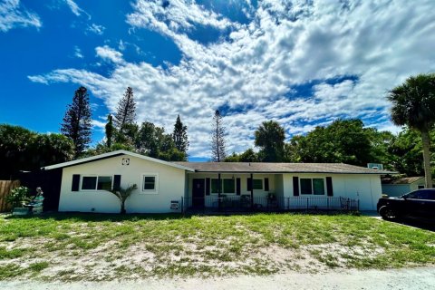 House in Jensen Beach, Florida 3 bedrooms, 126.72 sq.m. № 1187025 - photo 1