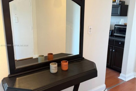 Condo in North Miami Beach, Florida, 1 bedroom  № 2023918 - photo 17