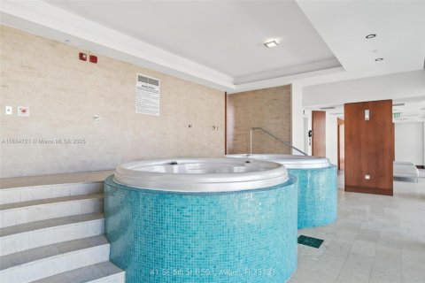 Condominio en venta en Miami, Florida, 2 dormitorios, 117.71 m2 № 1817088 - foto 10