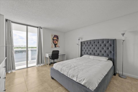 Condo in Aventura, Florida, 2 bedrooms  № 1896051 - photo 18