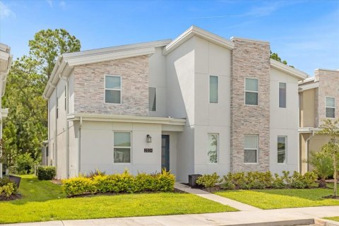 Casa en Kissimmee, Florida 8 dormitorios, 398.46 m2 № 2112823