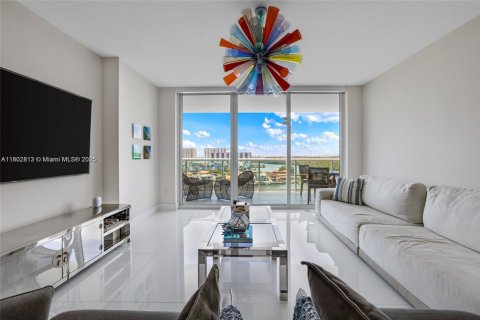 Condo in Sunny Isles Beach, Florida, 2 bedrooms  № 1978422 - photo 7