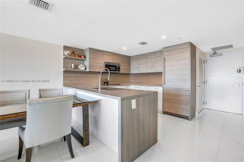 Condo in Sunny Isles Beach, Florida, 2 bedrooms  № 1978422 - photo 4