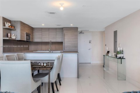 Condo in Sunny Isles Beach, Florida, 2 bedrooms  № 1978422 - photo 13