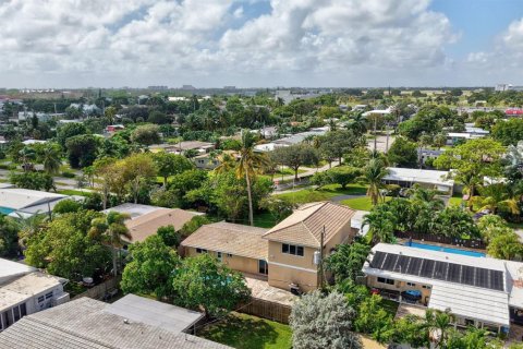 Casa en venta en Pompano Beach, Florida, 4 dormitorios, 252.42 m2 № 2250356 - foto 6