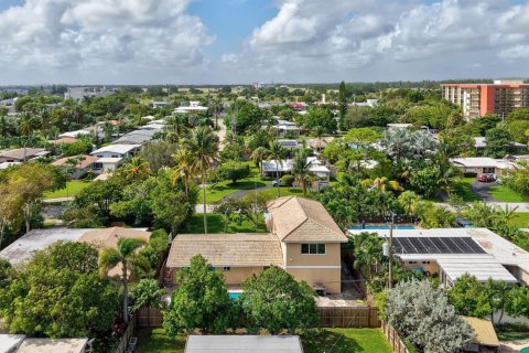 Casa en venta en Pompano Beach, Florida, 4 dormitorios, 252.42 m2 № 2250356 - foto 7