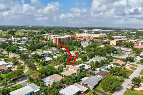 Casa en venta en Pompano Beach, Florida, 4 dormitorios, 252.42 m2 № 2250356 - foto 9