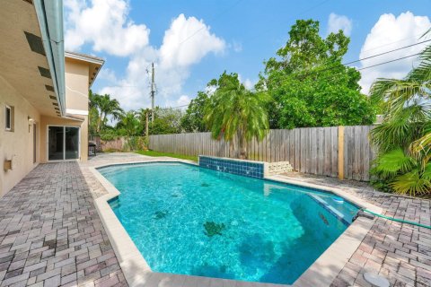 Casa en venta en Pompano Beach, Florida, 4 dormitorios, 252.42 m2 № 2250356 - foto 13
