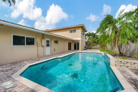 Casa en venta en Pompano Beach, Florida, 4 dormitorios, 252.42 m2 № 2250356 - foto 3