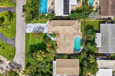 Casa en venta en Pompano Beach, Florida, 4 dormitorios, 252.42 m2 № 2250356 - foto 4