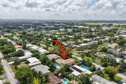 Casa en venta en Pompano Beach, Florida, 4 dormitorios, 252.42 m2 № 2250356 - foto 11