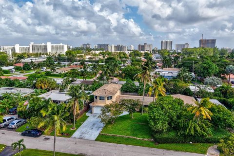 Casa en venta en Pompano Beach, Florida, 4 dormitorios, 252.42 m2 № 2250356 - foto 17